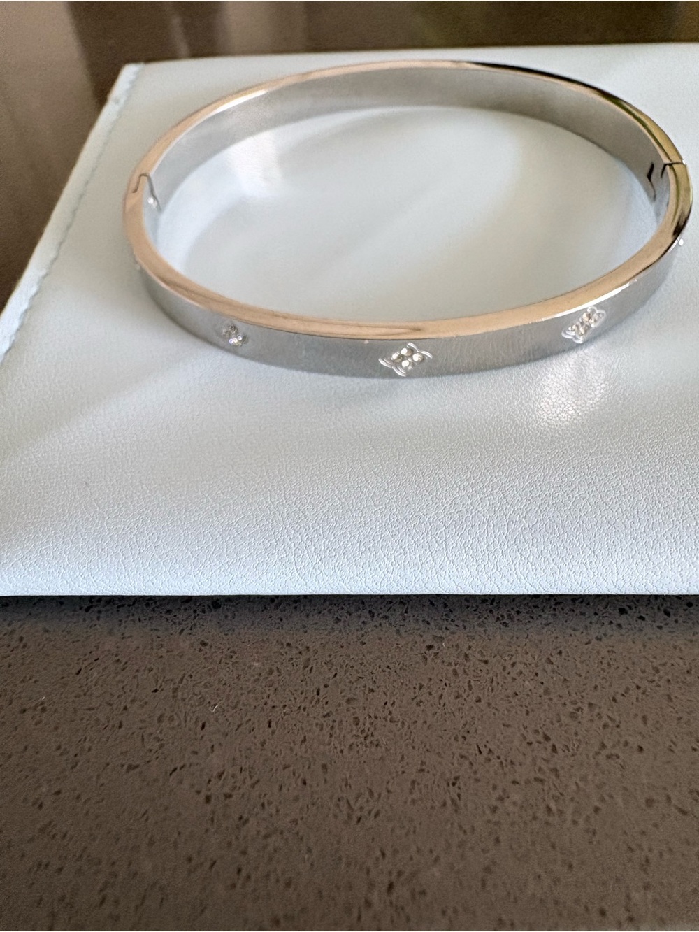 Clover Paver Four Leaf Bangle